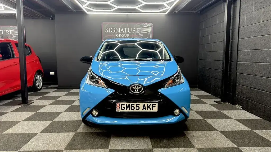 Used Toyota Aygo X-cite 68 HP (50 kW) 2015 Blue Hatchback