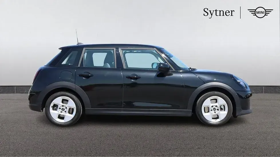 Used Mini Cooper Hatch 154 HP (113 kW) 2024 Black Hatchback