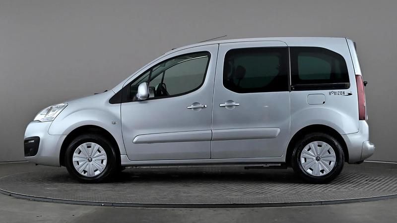 Used Peugeot TePee Allure 100 HP (73 kW) 2017 Silver MPV