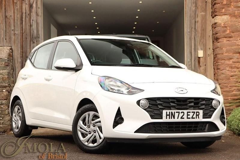 White Used 2022 Hyundai i10 SE Hatchback | £10,490 (Fair price) - Image 1/1