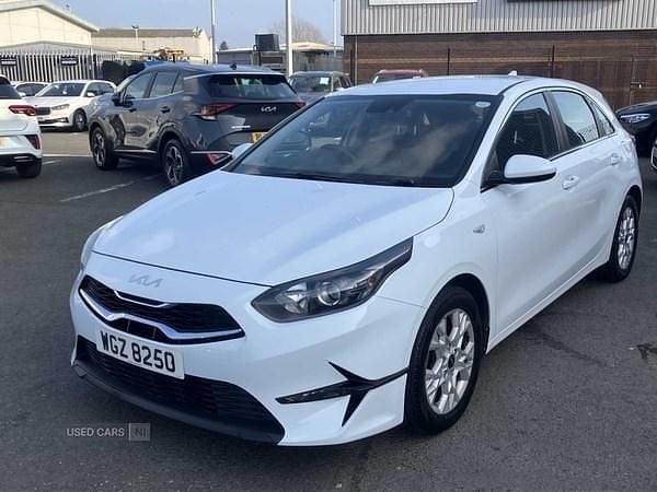 Used Kia Ceed 2022 White Hatchback