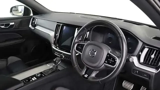 Usado Volvo S60 R-Design 250 HP (183 kW) 2020 Cinzento Sedan