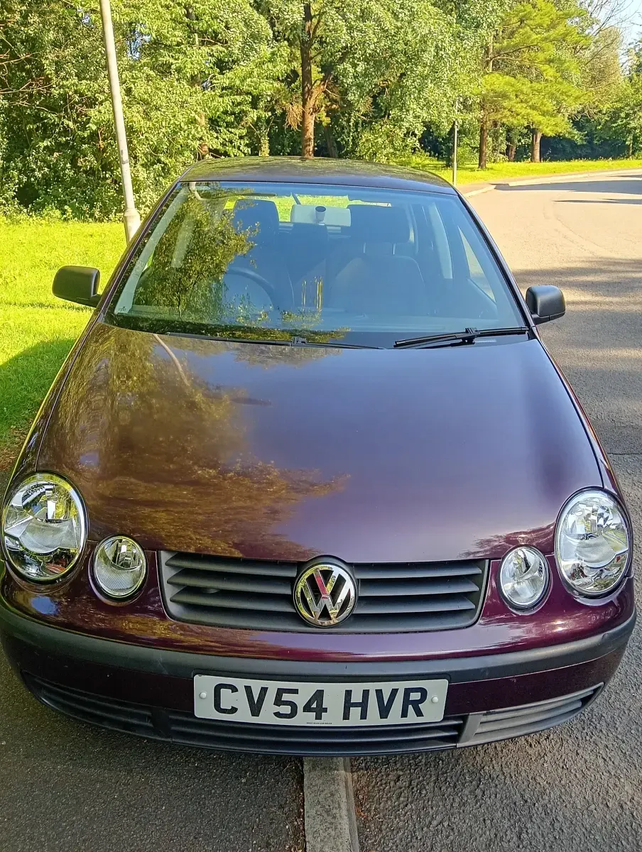 Used VW Polo 64 HP (47 kW) 2004 Red Hatchback