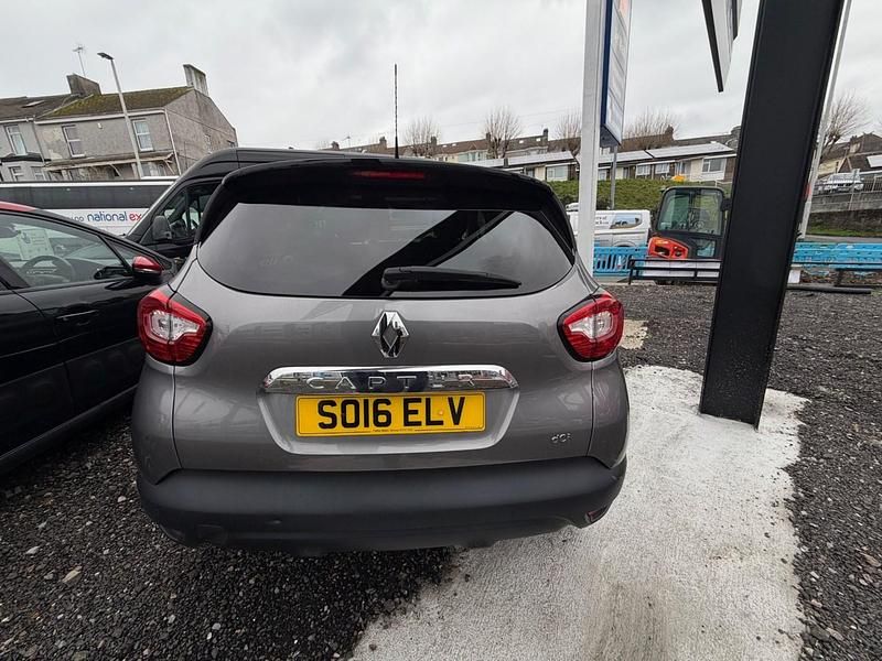 Usado Renault Captur Dynamique 90 HP (66 kW) 2016 Cinzento SUV