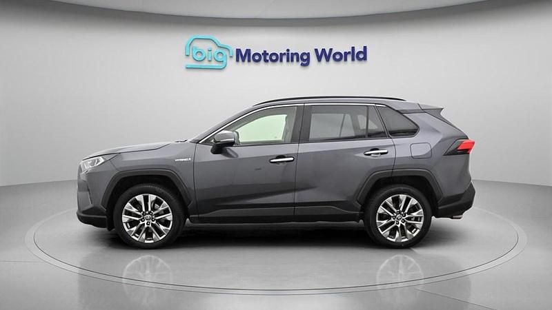Used Toyota RAV4 Hybrid 218 HP (160 kW) 2021 Grey SUV