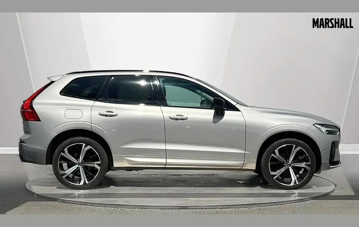 Used Volvo XC60 Ultra 247 HP (181 kW) 2025 Silver SUV