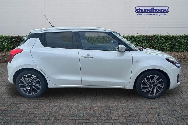 Used Suzuki Swift SZ-L 82 HP (60 kW) 2024 White Hatchback