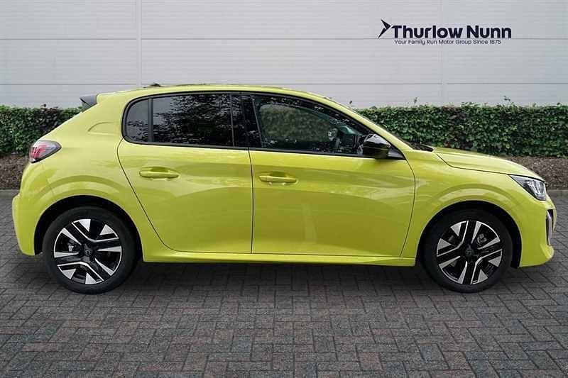 Used Peugeot 208 Allure 100 HP (73 kW) 2025 Yellow Hatchback