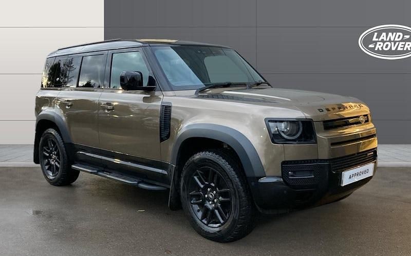 Used 2025 Land Rover Defender HSE Dynamic Estate | £61,145 (Super price) - Image 1/4