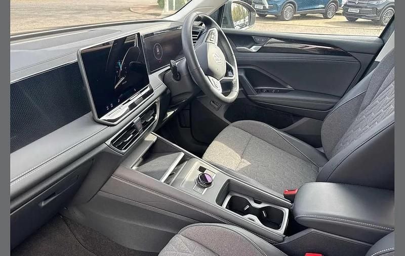 Używany VW Tiguan Match 147 KM (108 kW) 2024 Szary SUV
