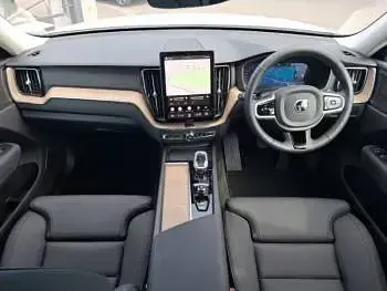 Used Volvo XC60 Plus 250 HP (183 kW) 2025 White SUV