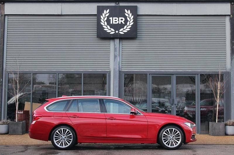 Used BMW 320 Luxury Line 2017 Red Estate