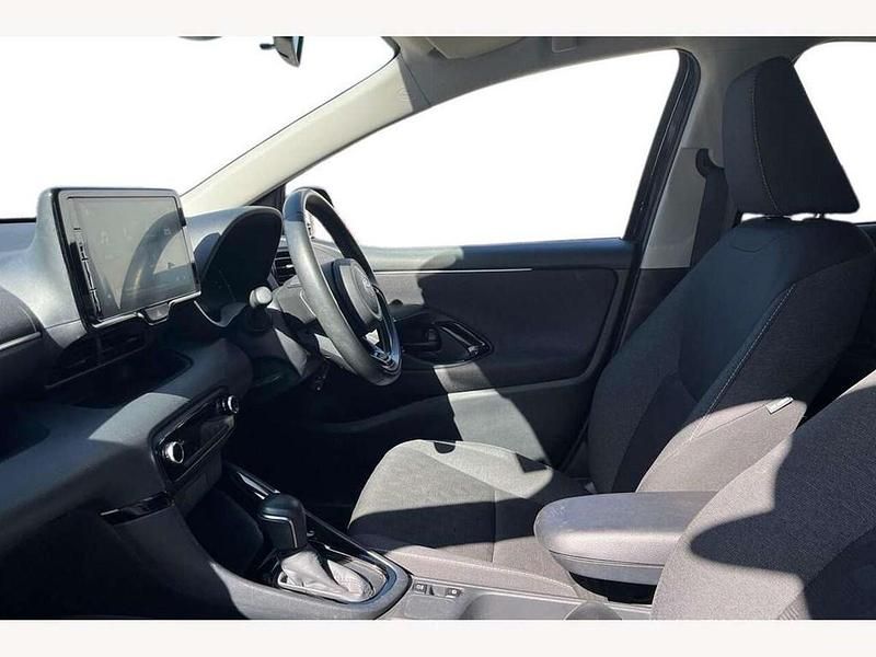 Used Toyota Yaris Hybrid Design 116 HP (85 kW) 2024 Black Hatchback
