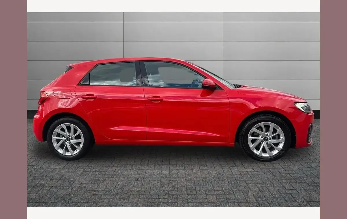Used Audi A1 Sport 110 HP (80 kW) 2022 Red SUV
