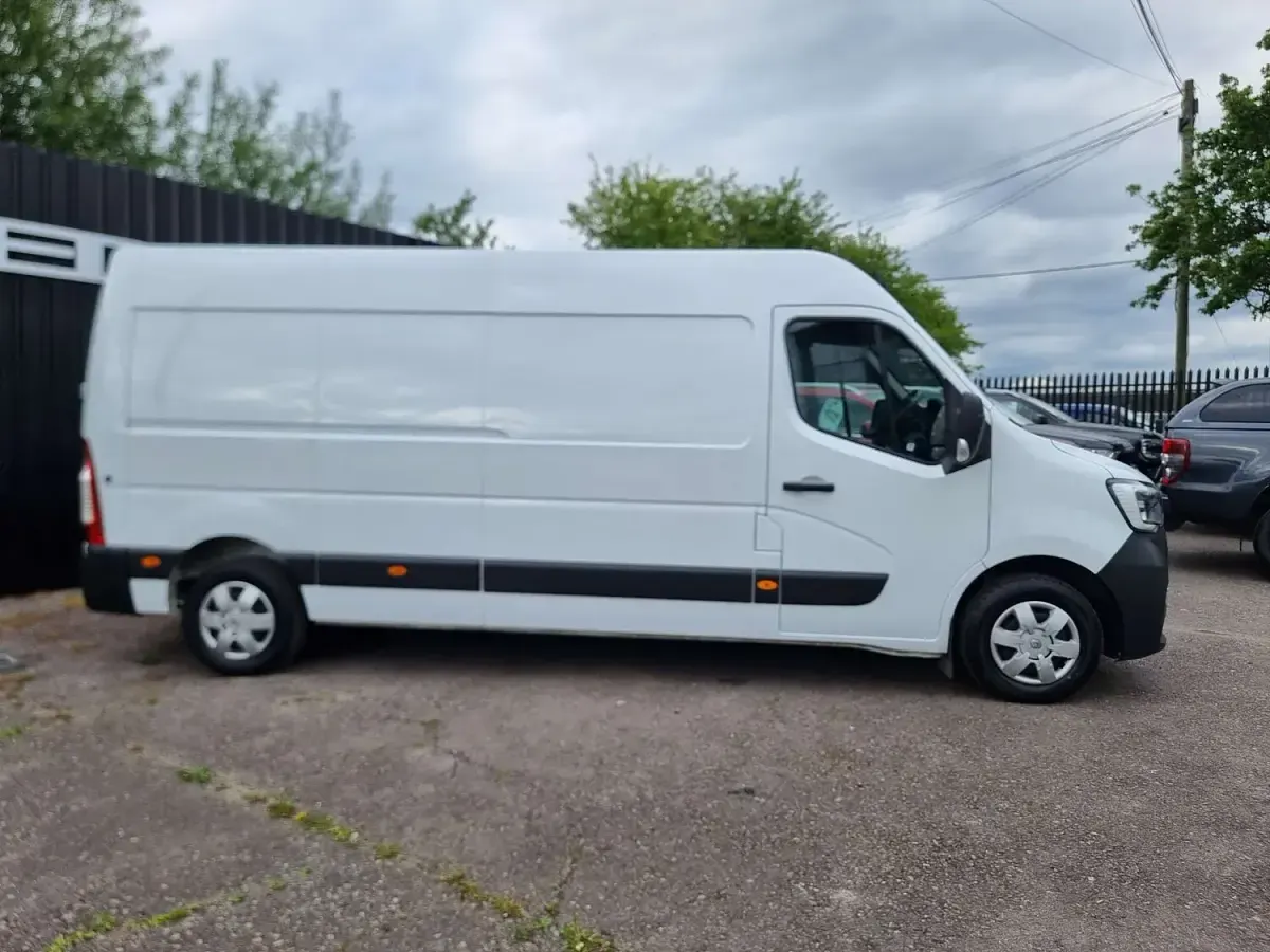 Used Renault Master Business 2023 White MPV