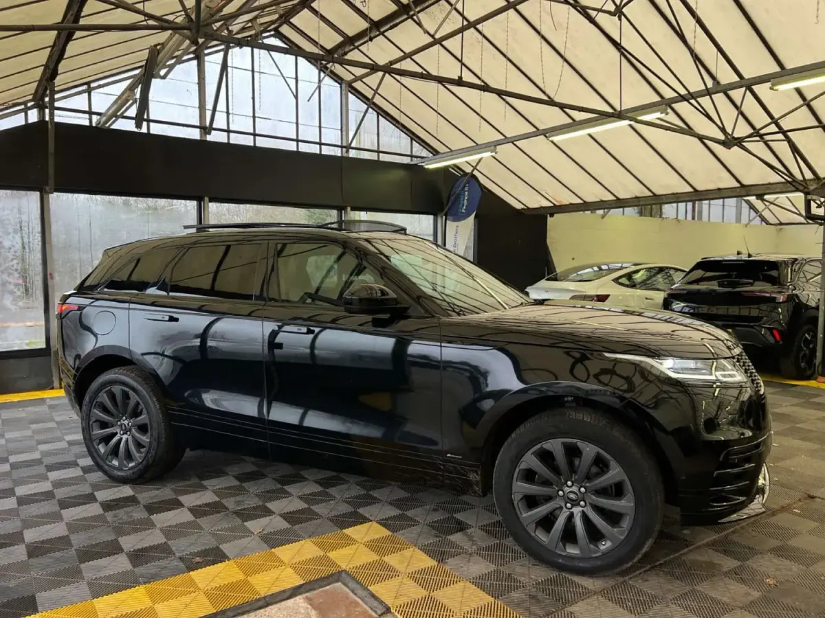 Second-hand Land Rover Range Rover Velar SE Dynamic 180 CP (132 kW) 2018 Negru SUV