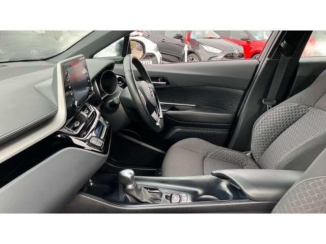 Usado Toyota C-HR 122 HP (89 kW) 2021 Cinzento SUV