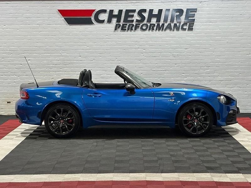 Used Abarth 124 Spider 170 HP (125 kW) 2018 Blue Cabriolet