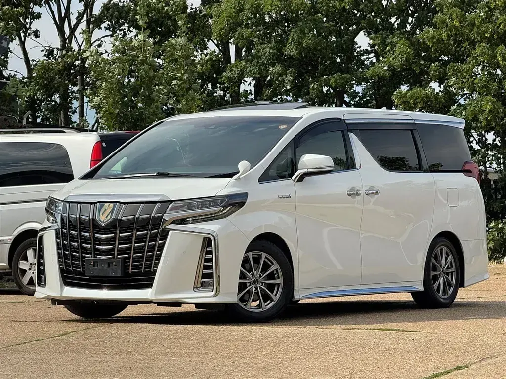 Used Toyota Alphard Edition 152 HP (111 kW) 2020 White MPV
