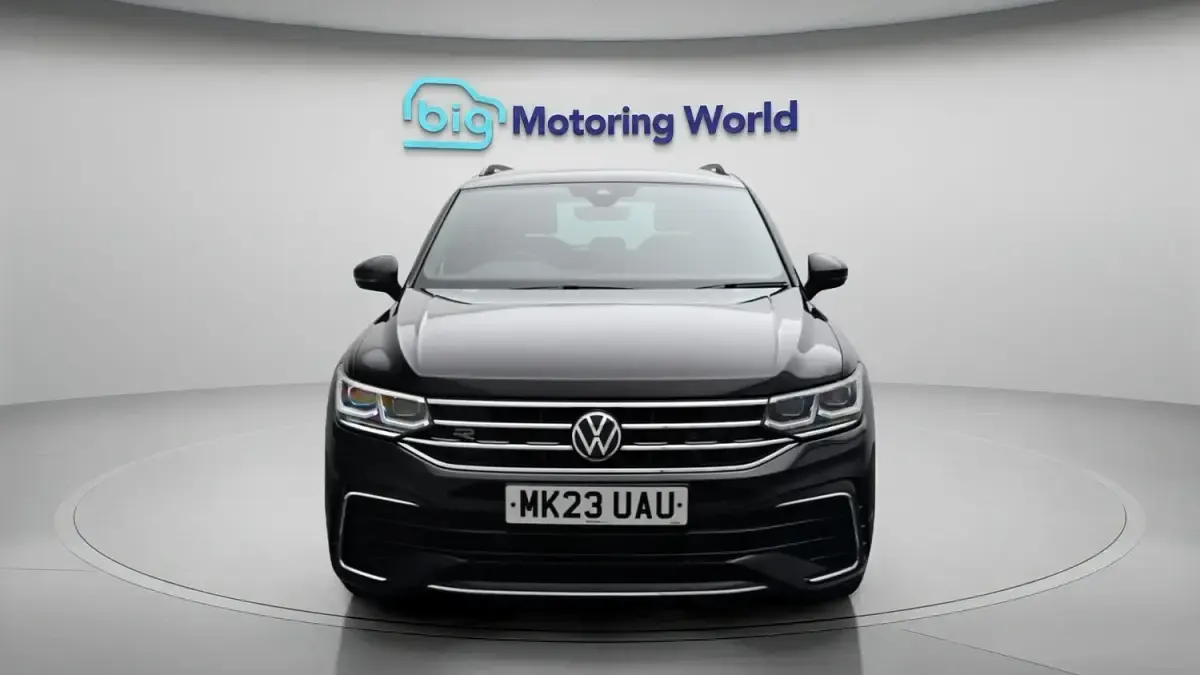 Used VW Tiguan R-line 150 HP (110 kW) 2023 Black SUV