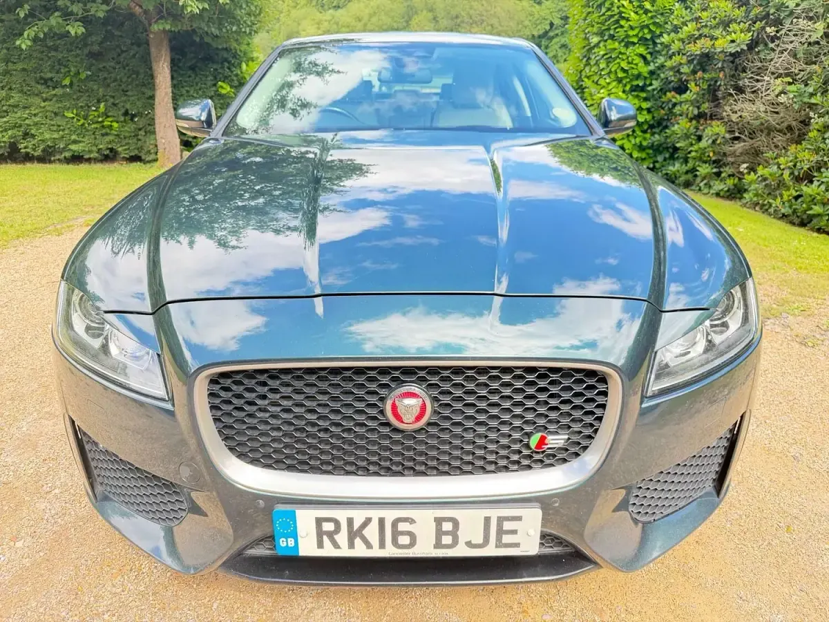 Used Jaguar XF S 300 HP (220 kW) 2016 Green Sedan