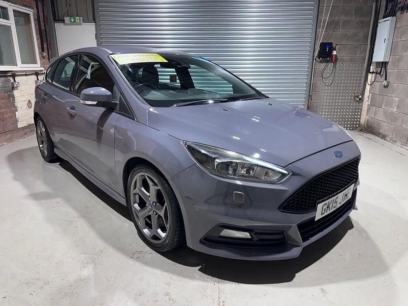 Used Ford Focus ST 250 HP (183 kW) 2015 Grey Hatchback