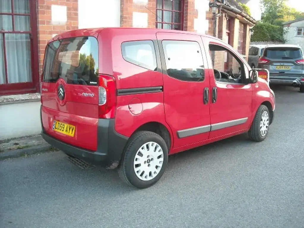 Used Citroën Nemo 75 HP (55 kW) 2009 Red MPV