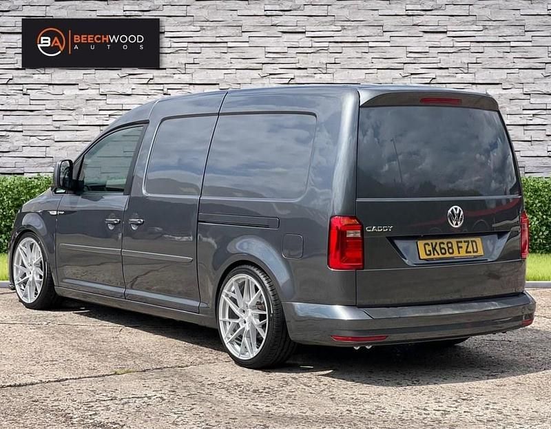 Used VW Caddy Maxi Highline 102 HP (75 kW) 2018 Grey MPV