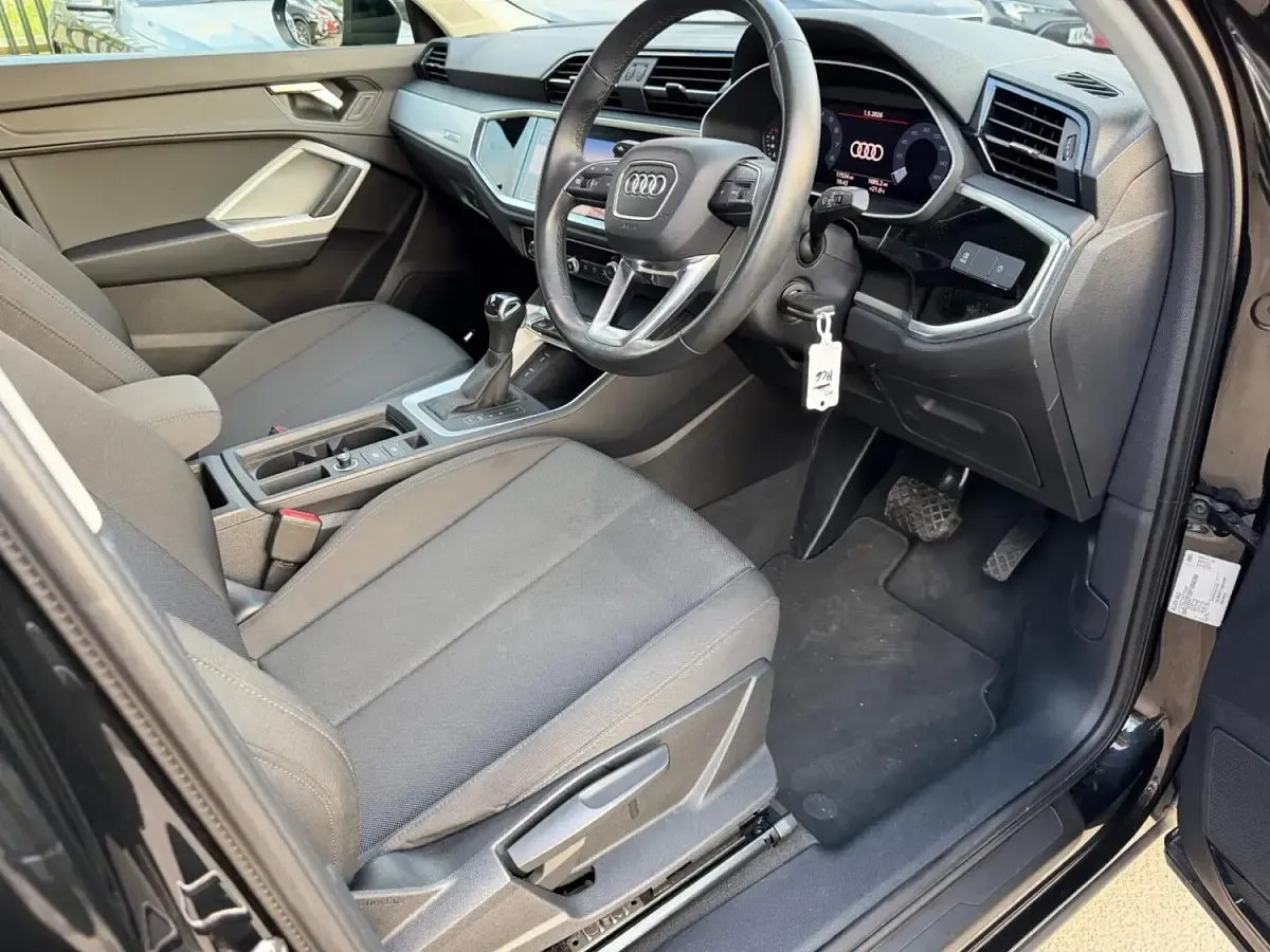 Used Audi Q3 Comfort 150 HP (110 kW) 2022 Black SUV
