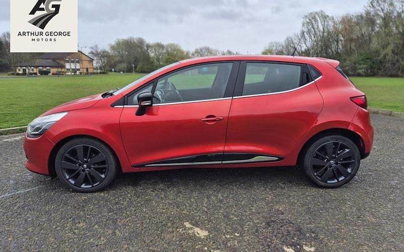 Used Renault Clio IV Dynamique 90 HP (66 kW) 2016 Hatchback
