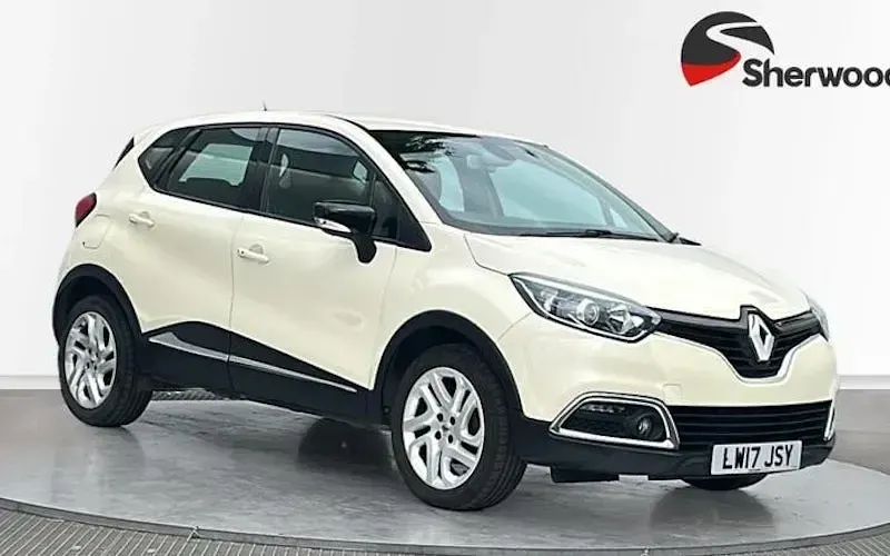 Used Renault Captur Dynamique 90 HP (66 kW) 2017 SUV