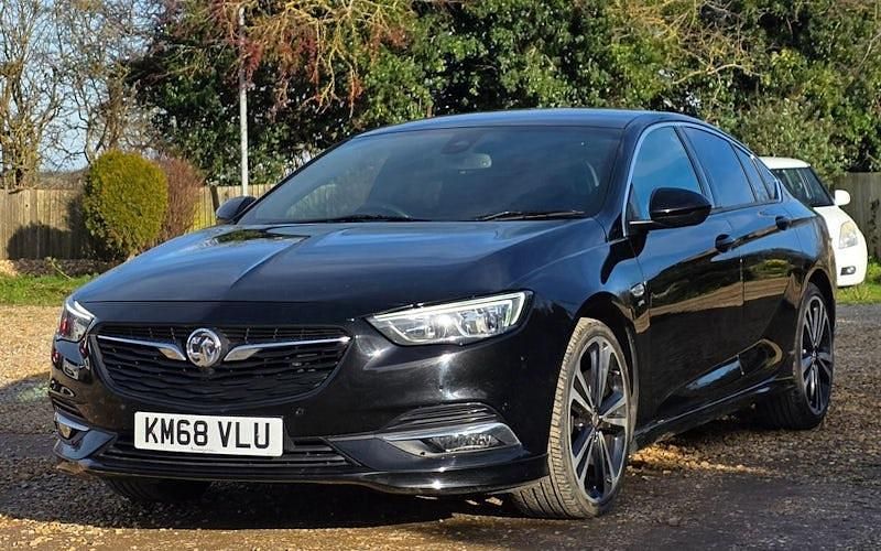 Used Vauxhall Insignia SRi 200 HP (147 kW) 2019 Black Hatchback
