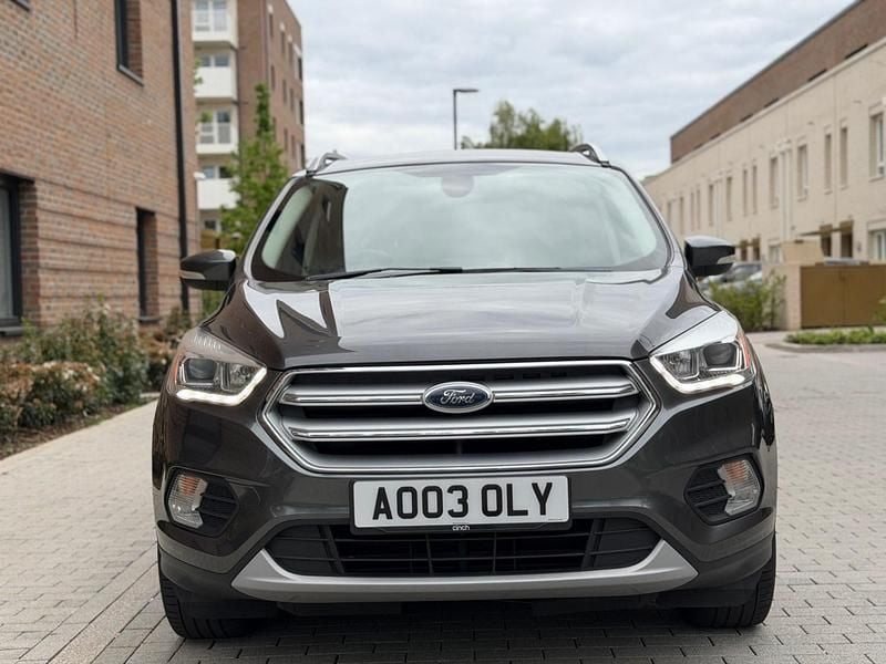 Begagnad Ford Kuga Titanium 180 HK (132 kW) 2017 Grå SUV