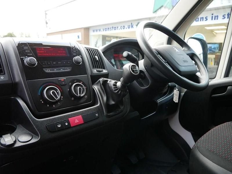 Used Peugeot Boxer 165 HP (121 kW) 2020 White Van