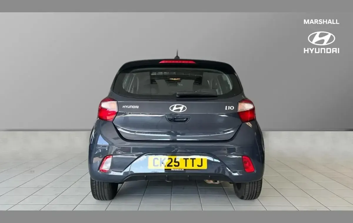 Used Hyundai i10 Advanced 63 HP (46 kW) 2025 Grey Hatchback