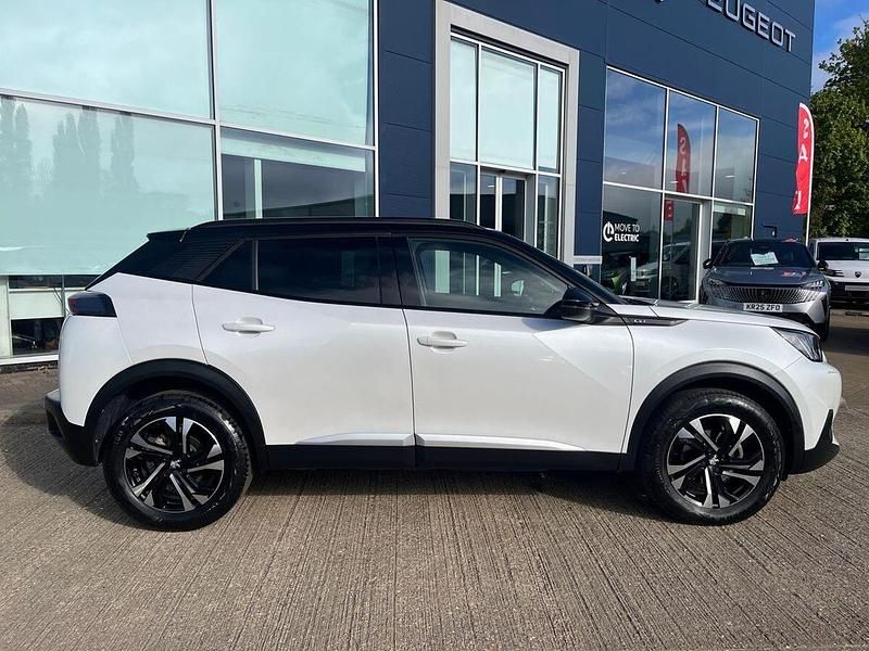 Second-hand Peugeot 2008 GT 129 CP (94 kW) 2023 Alb SUV