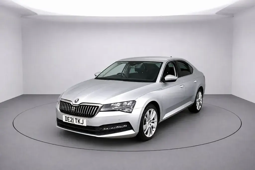 Used Skoda Superb SE Technology 150 HP (110 kW) 2021 Silver Hatchback