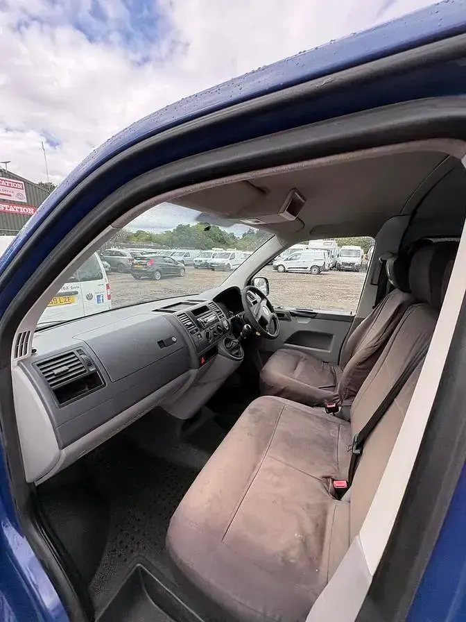 Used VW T5 102 HP (75 kW) 2006 Blue Van