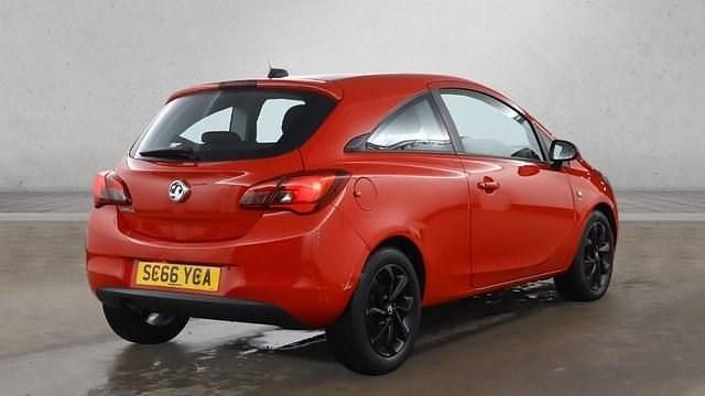 Used Vauxhall Corsa SRi 90 HP (66 kW) 2015 Red Hatchback