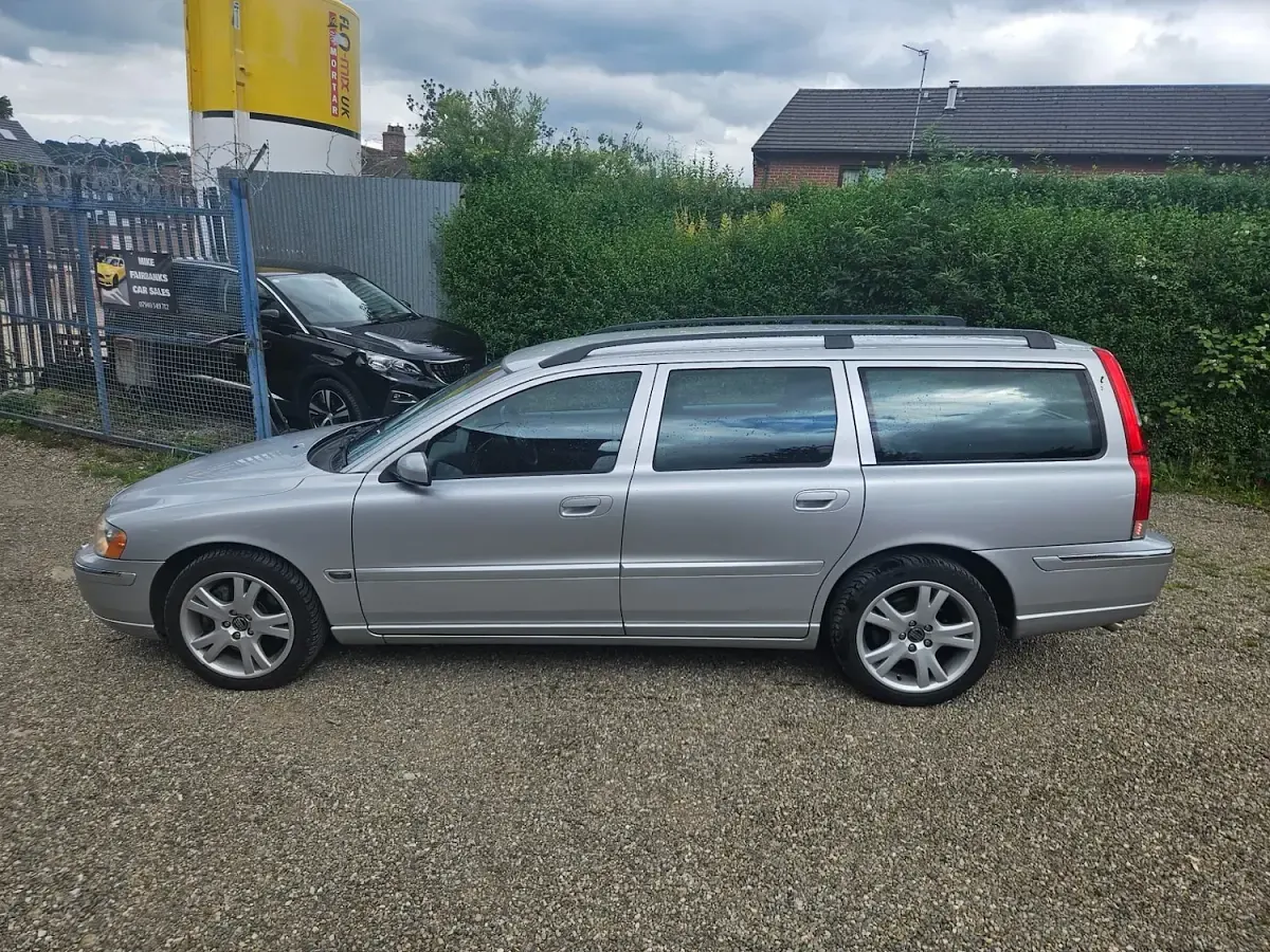 Used Volvo V70 SE 170 HP (125 kW) 2005 Mystic silver metallic Estate