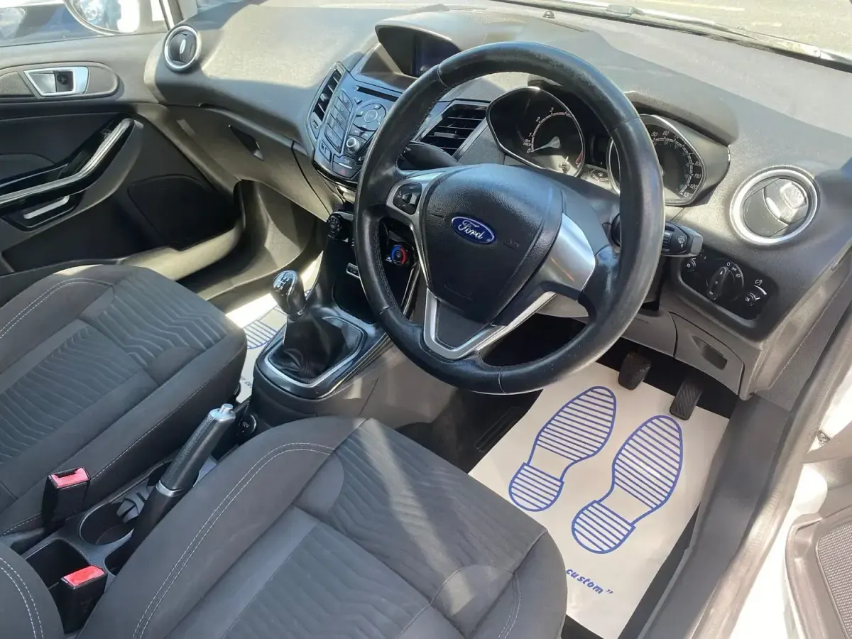 Used Ford Fiesta Zetec 2016 White Hatchback
