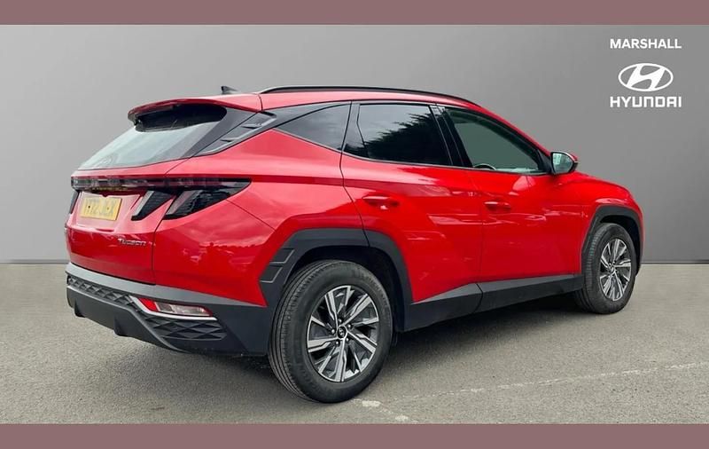 Used Hyundai Tucson SE 147 HP (108 kW) 2022 Red SUV