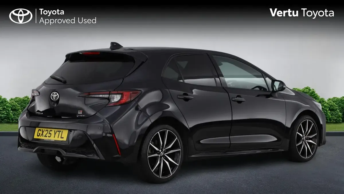 Used Toyota Corolla Sport 140 HP (102 kW) 2025 Eclipse black (metallic paint) Hatchback