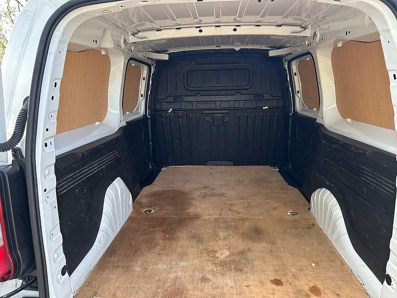 Used Peugeot Partner Premium 131 HP (96 kW) 2021 White MPV