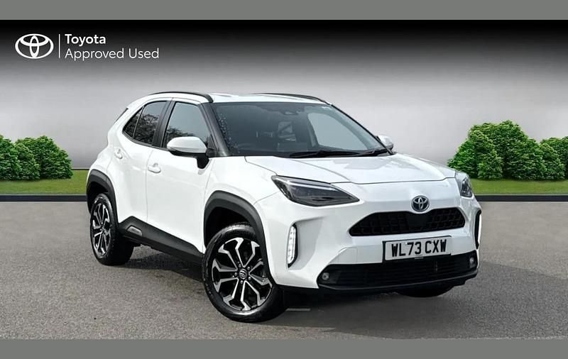 Used Toyota Yaris Cross Design 113 HP (83 kW) 2023 White SUV