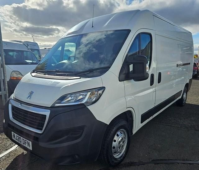 Used Peugeot Boxer 140 HP (102 kW) 2020 White Van