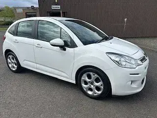 Begagnad Citroën C3 PureTech 2016 Vit Halvkombi