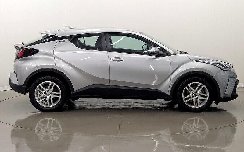 Used Toyota C-HR 122 HP (89 kW) 2022 Silver SUV