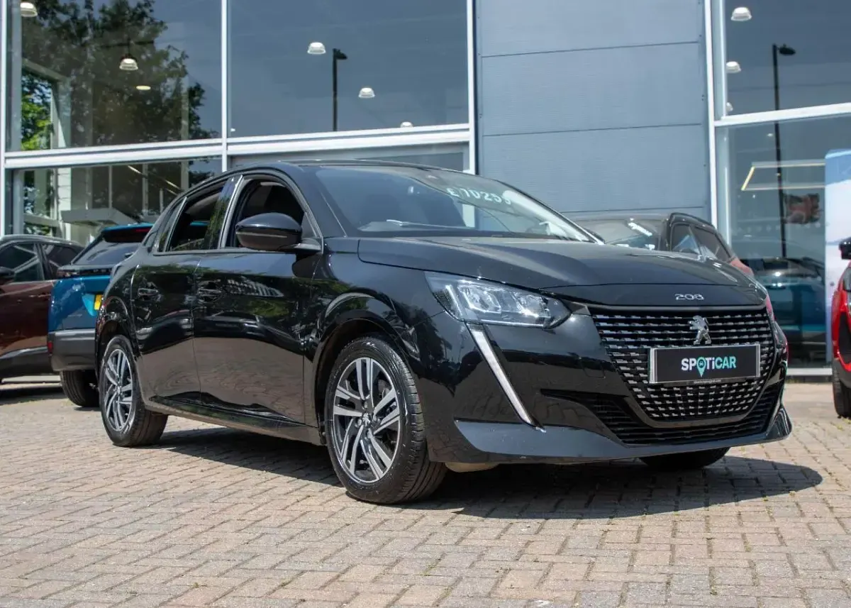 Used Peugeot 208 Allure 99 HP (72 kW) 2021 Black Hatchback