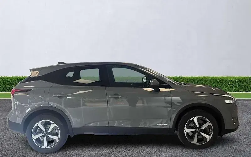 Used Nissan Qashqai N-Connecta 190 HP (139 kW) 2023 Grey SUV